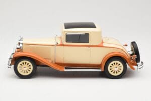 Dodge Eight DG Coupe ベージュ BoS Models 1:18 BOS289 レジン - 画像 3/6