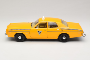 Dodge Monaco Taxi Rocky III GreenLight 1:18 19111 メタル - 画像 4/8