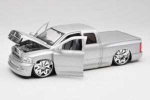 Dodge Ram Tuned シルバー Jada 1:18 63162-SM メタル - 画像 2/8