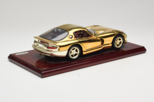 Dodge Viper GTS Gold Plated 23K Maisto 1:18 GP001 メタル - 画像 4/8