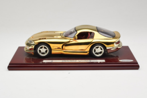 Dodge Viper GTS Gold Plated 23K Maisto 1:18 GP001 メタル
