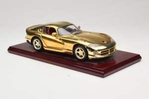 Dodge Viper GTS Gold Plated 23K Maisto 1:18 GP001 メタル - 画像 6/8