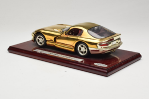 Dodge Viper GTS Gold Plated 23K Maisto 1:18 GP001 メタル - 画像 7/8