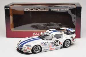 Dodge Viper GTS-R #94 Viper Team Oreca O. Beretta / T. Archer / D. Dupuy 24 Hours of Daytona 1997 AUTOart 1:18 89723 メタル - 画像 8/8