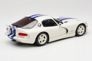 Dodge Viper GTS Stone White GT Spirit 1:18 GT940 レジン - 画像 2/6