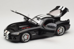 Dodge Viper SRT-10 Coupe ブラック AUTOart 1:18 71712 メタル - 画像 2/8