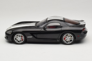 Dodge Viper SRT-10 Coupe ブラック AUTOart 1:18 71712 メタル - 画像 4/8