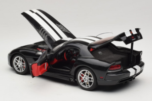 Dodge Viper SRT-10 Coupe ブラック AUTOart 1:18 71712 メタル - 画像 5/8