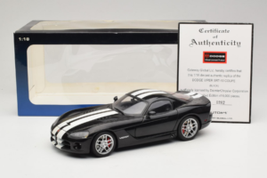Dodge Viper SRT-10 Coupe ブラック AUTOart 1:18 71712 メタル - 画像 8/8