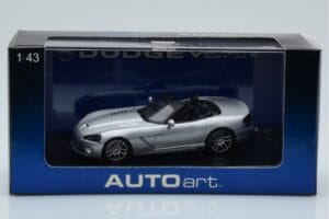 Dodge Viper SRT-10 シルバー AUTOart 1:43 51703 メタル - 画像 4/4