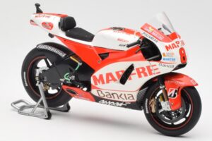 Ducati Desmosedici GP11 #8 H. Barbera Ducati MotoGP Team MotoGP 2011 Minichamps 1:12 123110008 メタル - 画像 4/6