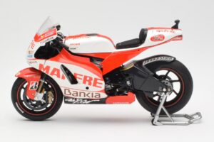 Ducati Desmosedici GP11 #8 H. Barbera Ducati MotoGP Team MotoGP 2011 Minichamps 1:12 123110008 メタル
