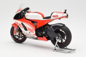 Ducati Desmosedici GP11 #8 H. Barbera Ducati MotoGP Team MotoGP 2011 Minichamps 1:12 123110008 メタル - 画像 5/6