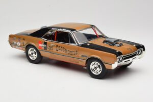 Oldsmobile 442 Hurst Hairy Olds Twin-Engine 4WD 1966 Highway 61 1:18 50089 メタル - 画像 6/8