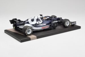AlphaTauri AT02 #22 Y. Tsunoda Bahrain GP 2021 Minichamps 1:18 117210122 メタル - 画像 3/6