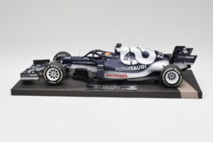 AlphaTauri AT02 #22 Y. Tsunoda Bahrain GP 2021 Minichamps 1:18 117210122 メタル
