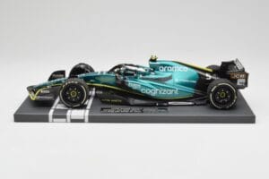 Aston Martin AMR22 Aramco #5 S. Vettel Abu Dhabi GP 2022 Last Race Collector's Edition Minichamps 1:18 117222205 レジン