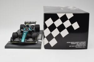 Aston Martin AMR22 Aramco #5 S. Vettel Abu Dhabi GP 2022 Last Race Collector's Edition Minichamps 1:18 117222205 レジン - 画像 6/7