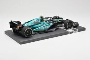 Aston Martin AMR23 #14 F. Alonso 3rd Place Saudi Arabian GP 2023 Minichamps 1:18 117230214 メタル - 画像 3/7