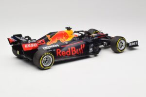 Aston Martin Red Bull Racing RB16 #33 M. Verstappen Abu Dhabi GP Winner 2020 Minichamps 1:18 110201733 メタル - 画像 2/7