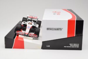 Haas VF-22 #20 K. Magnussen Pole Position Brazil GP 2022 Minichamps 1:18 147222120 メタル - 画像 6/7