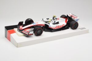 Haas VF-22 #47 M. Schumacher Bahrain GP 2022 Minichamps 1:18 147220147 メタル - 画像 2/7