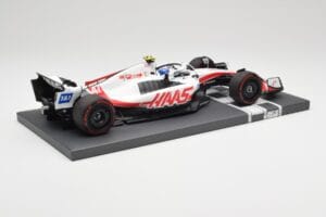 Haas VF-22 #47 M. Schumacher Brazilian GP 2022 Minichamps 1:18 117222147 レジン - 画像 3/7