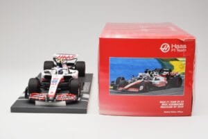 Haas VF-22 #47 M. Schumacher Brazilian GP 2022 Minichamps 1:18 117222147 レジン - 画像 6/7