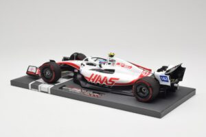 Haas VF-22 #47 M. Schumacher British GP 2022 Minichamps 1:18 117221047 レジン - 画像 5/7