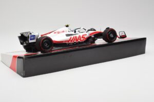 Haas VF-22 #47 M. Schumacher British GP Points 2022 Minichamps 1:18 147221047 メタル - 画像 3/6