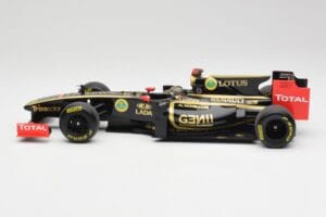 Lotus Renault GP R31 #10 B. Senna F1 2011 Minichamps 1:18 150110079-C1 メタル - 画像 3/7