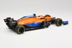 McLaren MCL35M #3 D. Ricciardo Bahrain GP 2021 Minichamps 1:18 530211803 メタル - 画像 2/7
