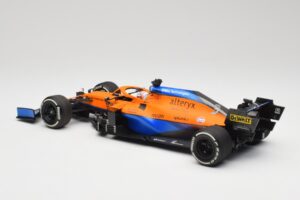 McLaren MCL35M #3 D. Ricciardo Italian GP Winner 2021 Minichamps 1:18 530213303 レジン - 画像 5/7