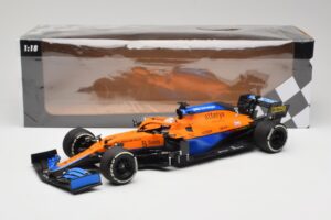 McLaren MCL35M #3 D. Ricciardo Italian GP Winner 2021 Minichamps 1:18 530213303 レジン - 画像 7/7