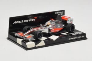McLaren Mercedes MP4-24 #1 L. Hamilton Showcar 2009 Minichamps 1:43 530094371 メタル - 画像 2/5