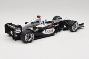 McLaren MP4/19 Mercedes D. Coulthard F1 2004 Minichamps 1:18 530041805 メタル - 画像 2/7