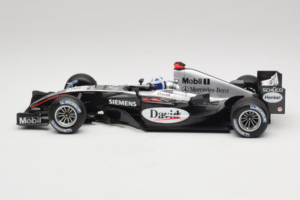 McLaren MP4/19 Mercedes D. Coulthard F1 2004 Minichamps 1:18 530041805 メタル - 画像 3/7