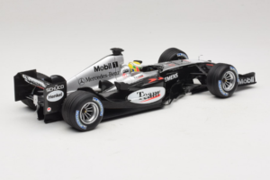 McLaren MP4/19 Mercedes L. Hamilton Autosport Young Driver Test Silverstone 2004 Minichamps 1:18 530044418 メタル - 画像 2/7
