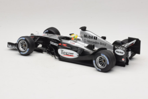McLaren MP4/19 Mercedes L. Hamilton Autosport Young Driver Test Silverstone 2004 Minichamps 1:18 530044418 メタル - 画像 5/7