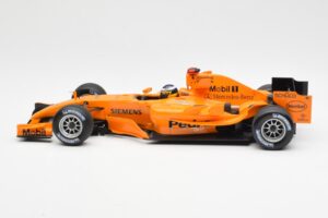 McLaren MP4-20 Mercedes P. de la Rosa Interim Test Car 2006 Minichamps 1:18 530061894 メタル - 画像 3/6