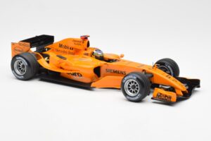 McLaren Mercedes MP4-20 P. de la Rosa F1 Test Car 2005 Minichamps 1:18 B66962343 メタル - 画像 4/6