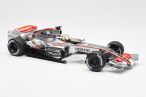 McLaren Mercedes MP4-21 #4 J.P. Montoya F1 2006 Minichamps 1:18 530061804 メタル - 画像 4/6