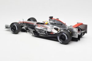 McLaren Mercedes MP4-21 #4 J.P. Montoya F1 2006 Minichamps 1:18 530061804 メタル - 画像 5/6