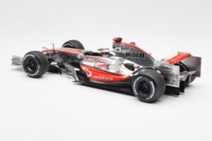 McLaren MP4-21 Mercedes #4 J-P. Montoya Showcar 2006 Minichamps 1:18 MONTOYA002 メタル - 画像 5/6