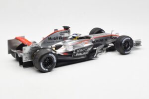 McLaren Mercedes MP4-21 P. de la Rosa F1 Showcar 2006 Minichamps 1:18 B66962346 メタル - 画像 2/6