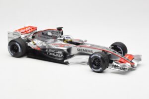 McLaren Mercedes MP4-21 P. de la Rosa F1 Showcar 2006 Minichamps 1:18 B66962346 メタル - 画像 4/6