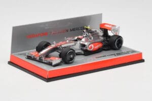 McLaren Mercedes MP4-24 #2 H. Kovalainen Race Car 2009 Minichamps 1:43 503094302 メタル - 画像 2/5