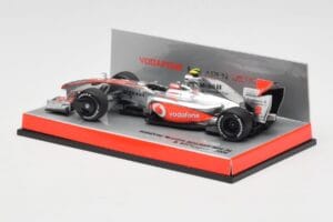 McLaren Mercedes MP4-24 #2 H. Kovalainen Race Car 2009 Minichamps 1:43 503094302 メタル - 画像 3/5