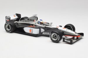 McLaren MP4/13 #8 M. Hakkinen F1 World Champion 1998 Minichamps 1:18 18690008 メタル - 画像 4/7