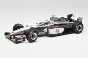McLaren MP4/13 #8 M. Hakkinen F1 World Champion 1998 Minichamps 1:18 18690008 メタル